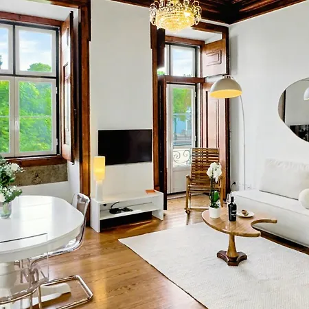 Elegant River View Corpo Santo Apartment *